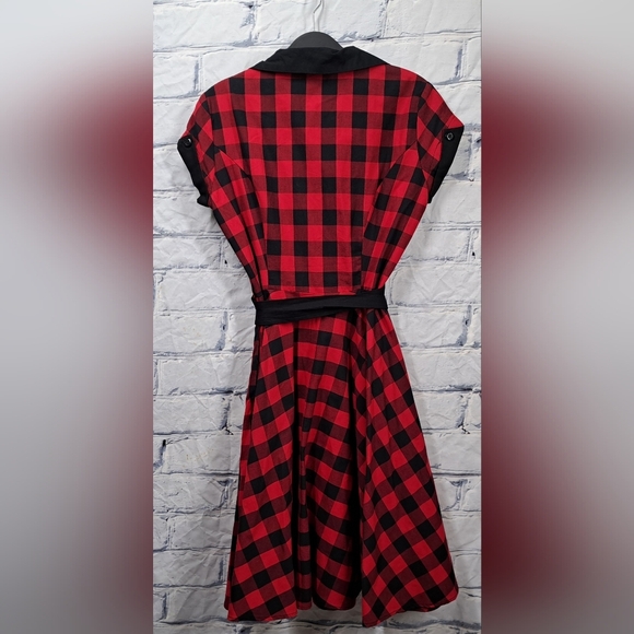 Chic Red and Black Checkered Midi Dress - Picture 6 of 8